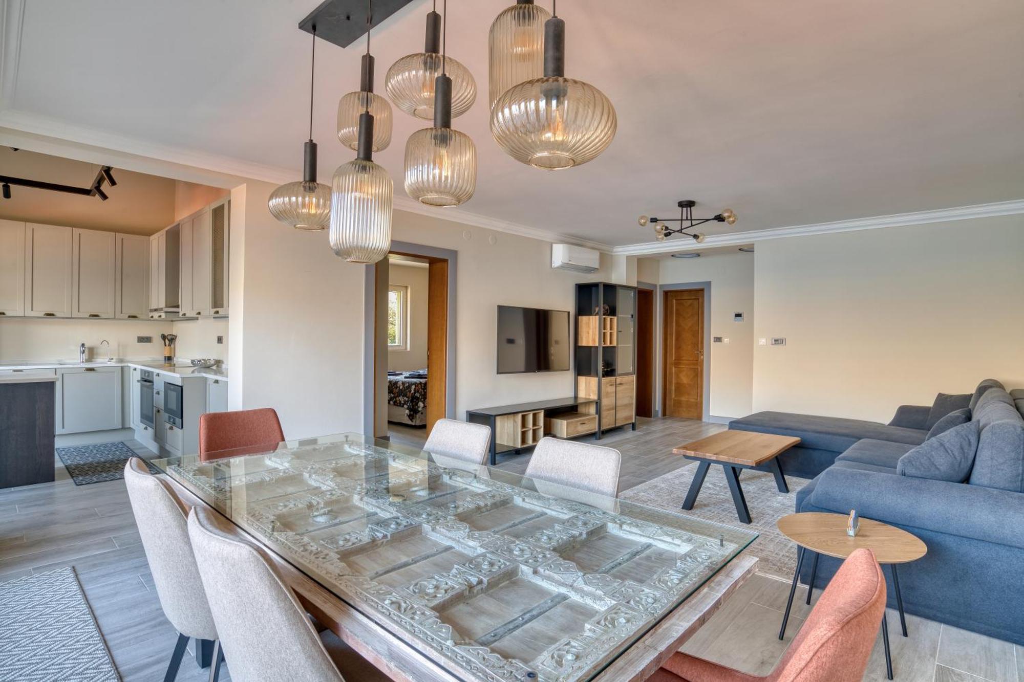 Luxurious 3-Bedroom Apartment By Mn Property Kotor Eksteriør billede