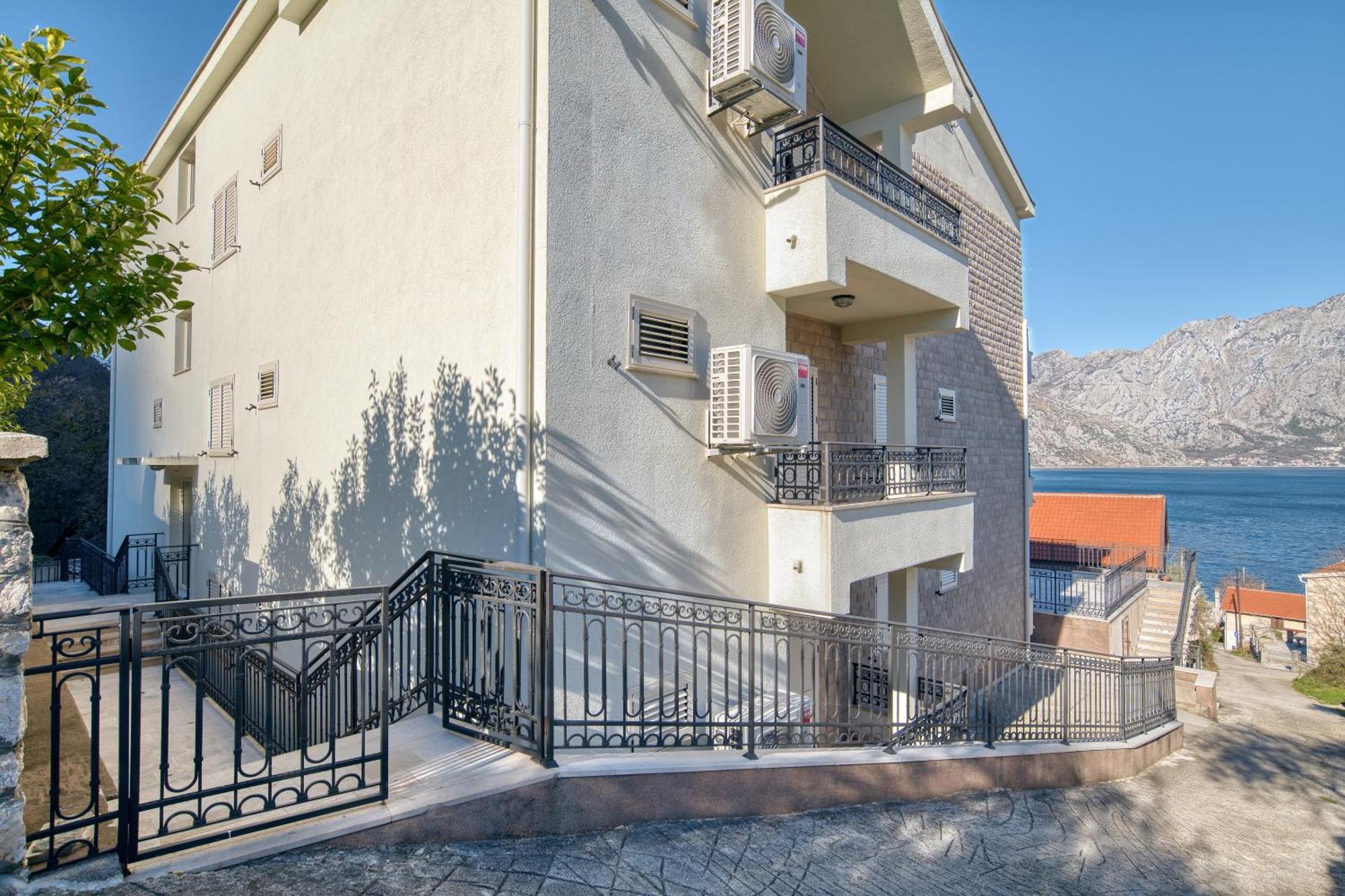 Luxurious 3-Bedroom Apartment By Mn Property Kotor Eksteriør billede