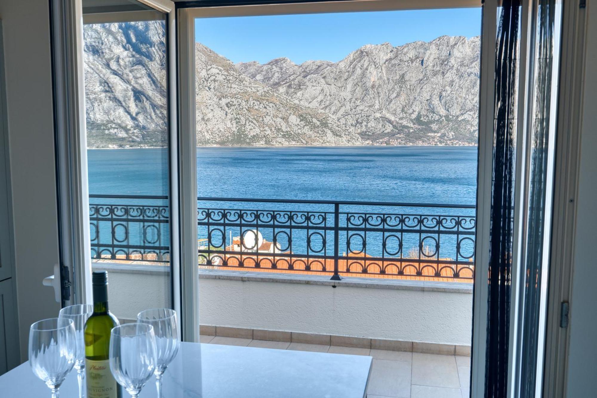 Luxurious 3-Bedroom Apartment By Mn Property Kotor Eksteriør billede