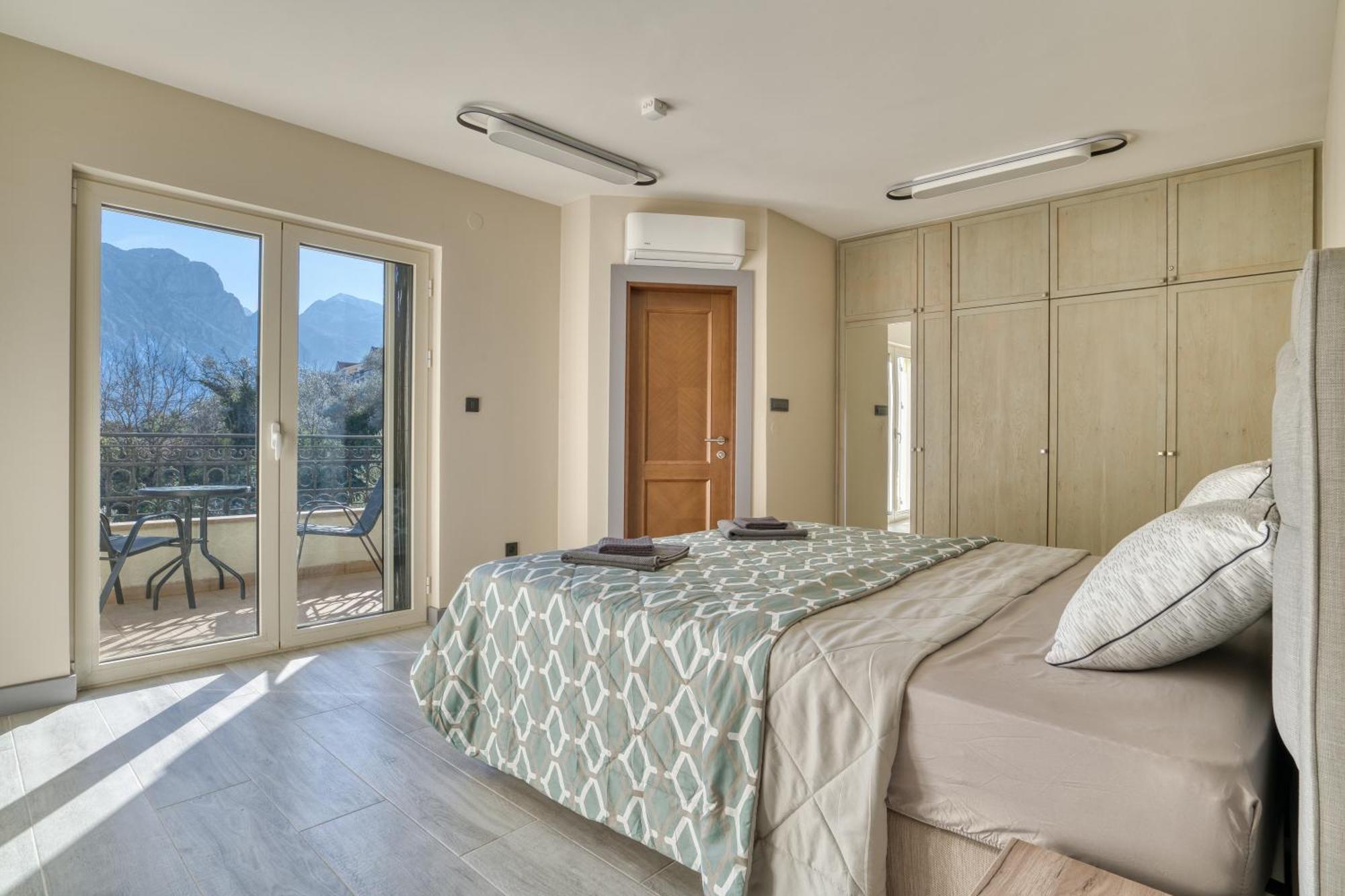 Luxurious 3-Bedroom Apartment By Mn Property Kotor Eksteriør billede