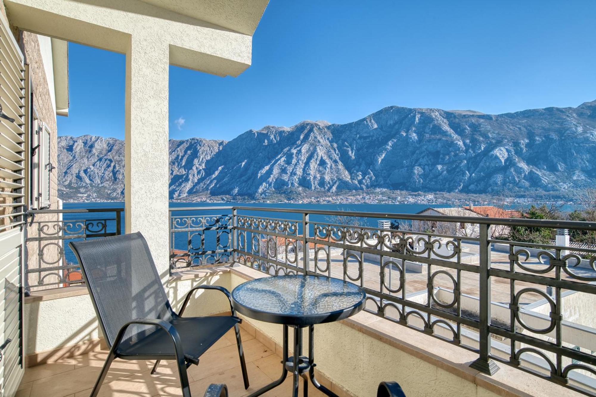 Luxurious 3-Bedroom Apartment By Mn Property Kotor Eksteriør billede