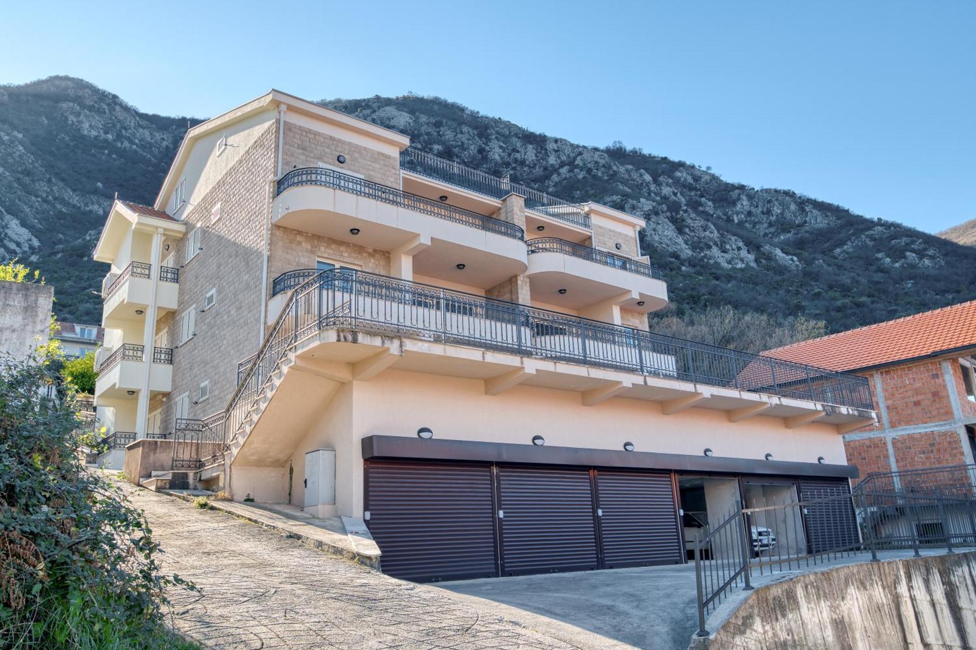 Luxurious 3-Bedroom Apartment By Mn Property Kotor Eksteriør billede