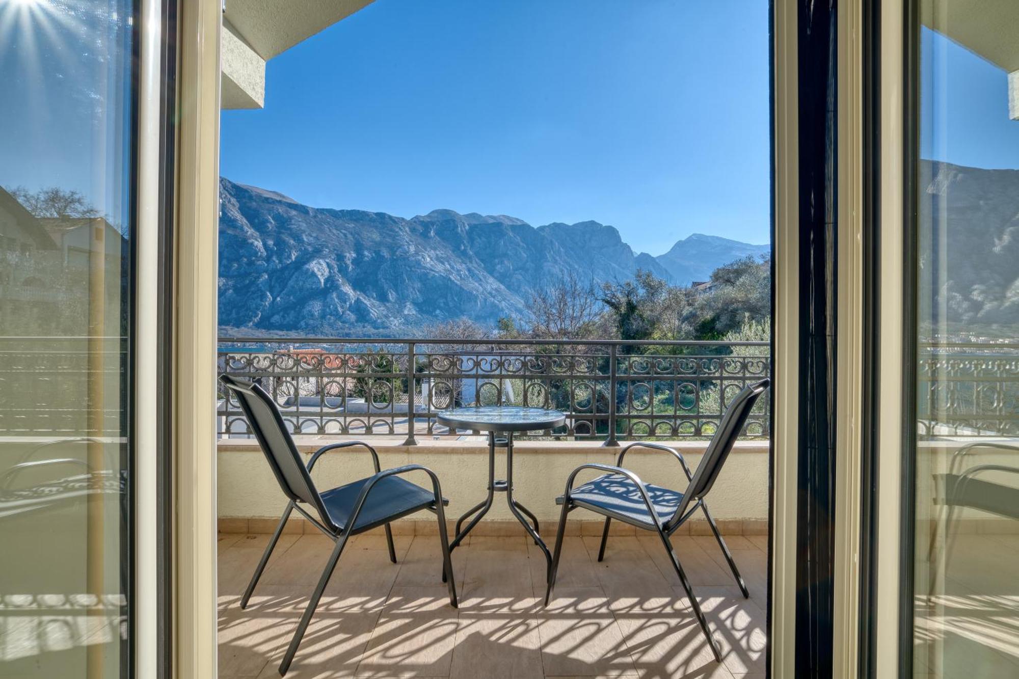 Luxurious 3-Bedroom Apartment By Mn Property Kotor Eksteriør billede