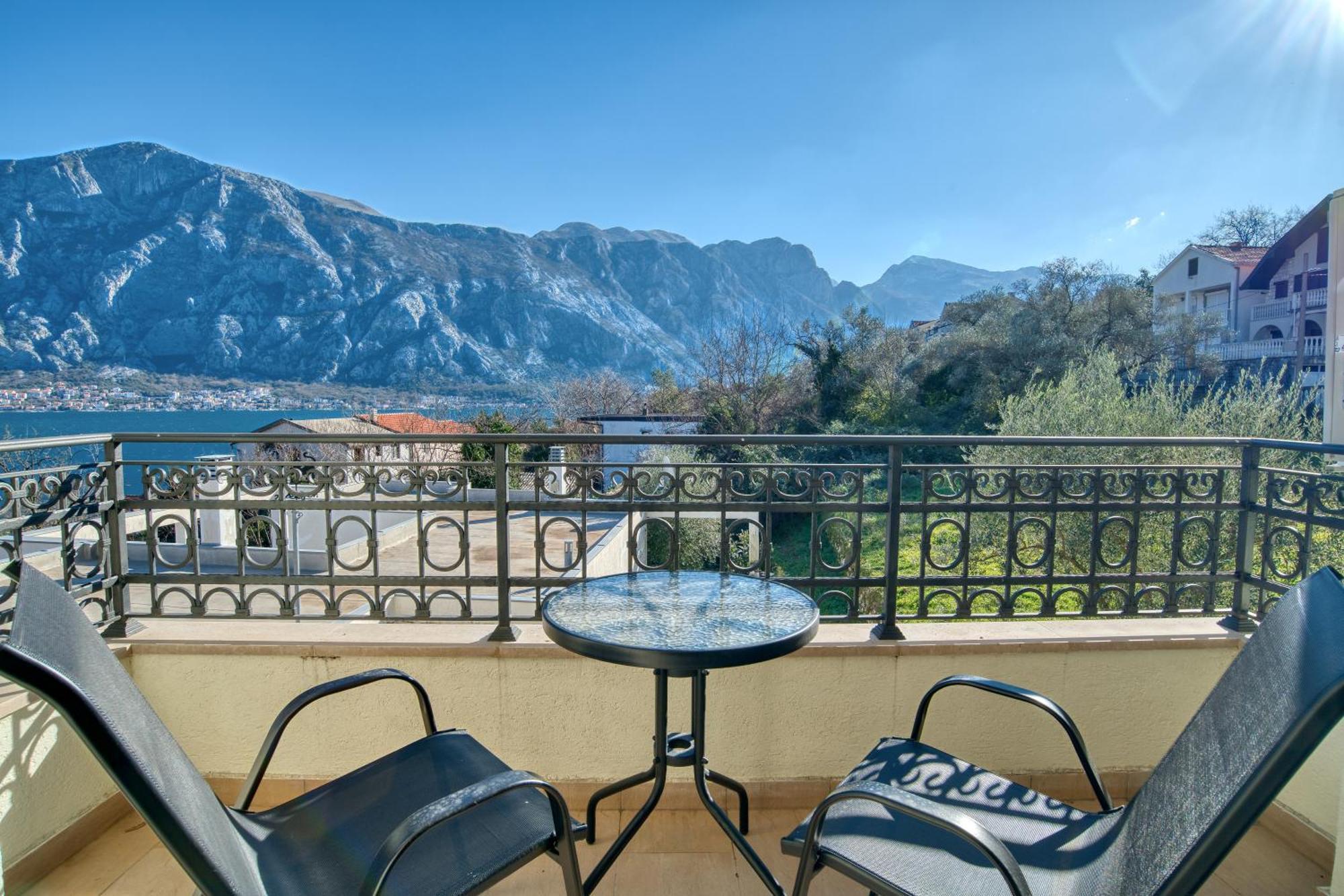 Luxurious 3-Bedroom Apartment By Mn Property Kotor Eksteriør billede